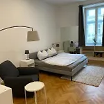 100m2 Apartment Nähe 1010 Wien